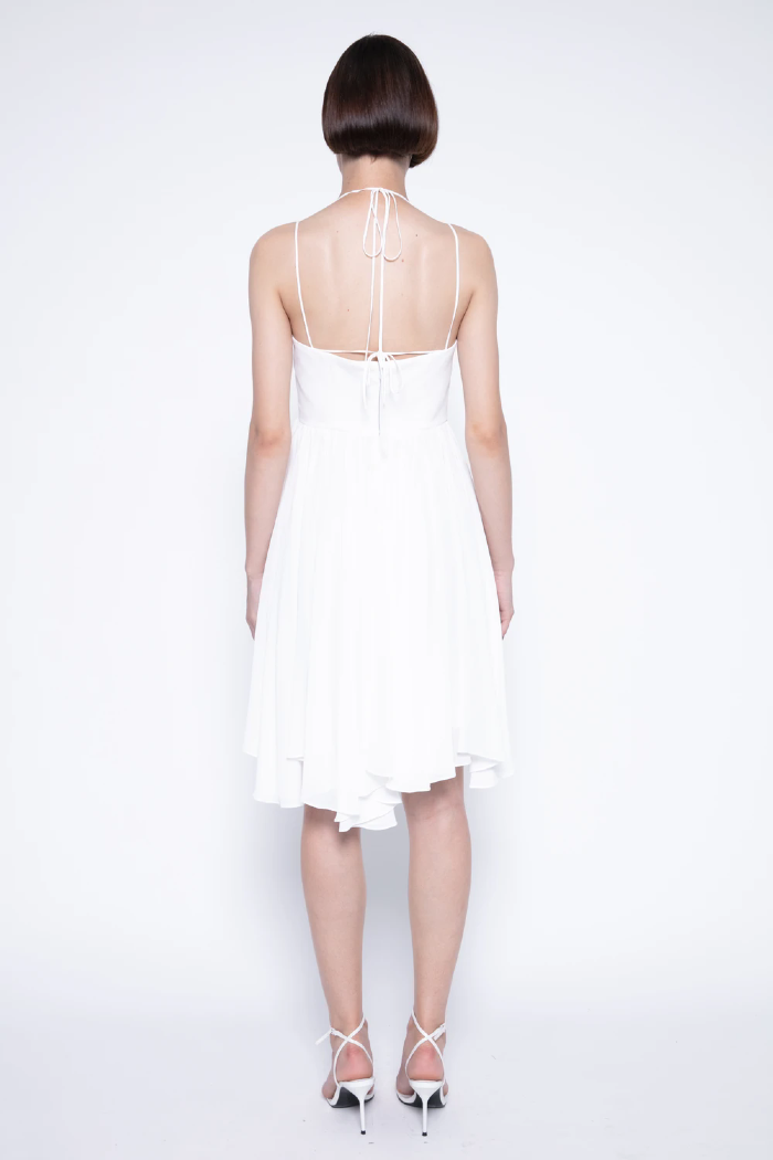 Modelo esta de costas vestindo VESTIDO REGGIA na cor OFF_WHITE, LINI  . Modelo está vestindo VESTIDO REGGIA na cor OFF_WHITE, LINI.  . Vestido para o ano novo